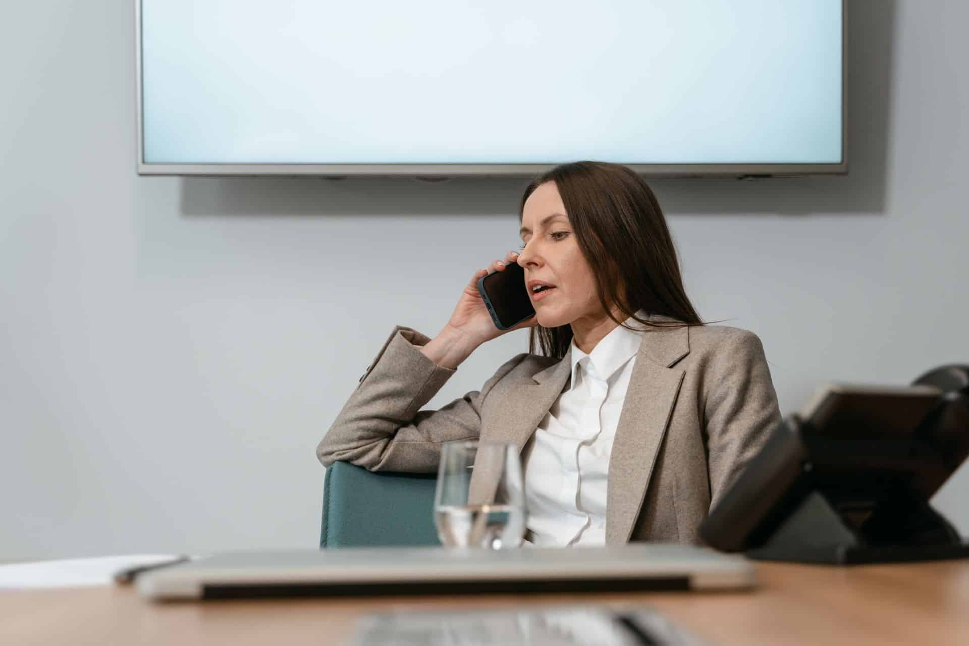 Centre de contacts moderne équipé en téléphonie IP