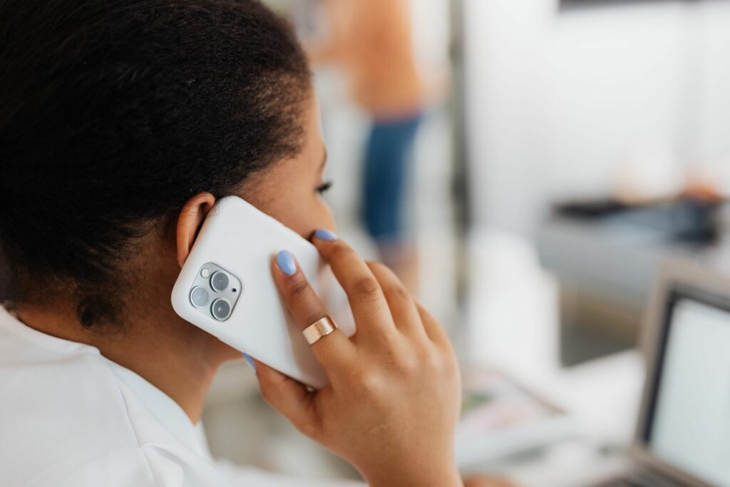 Softphone professionnel : comment digitaliser sa téléphonie d’entreprise ?