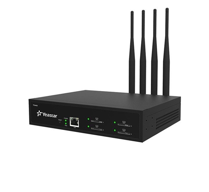 Périphérique réseau professionnel avec quatre antennes pour PME, offrant connectivité fiable et support informatique